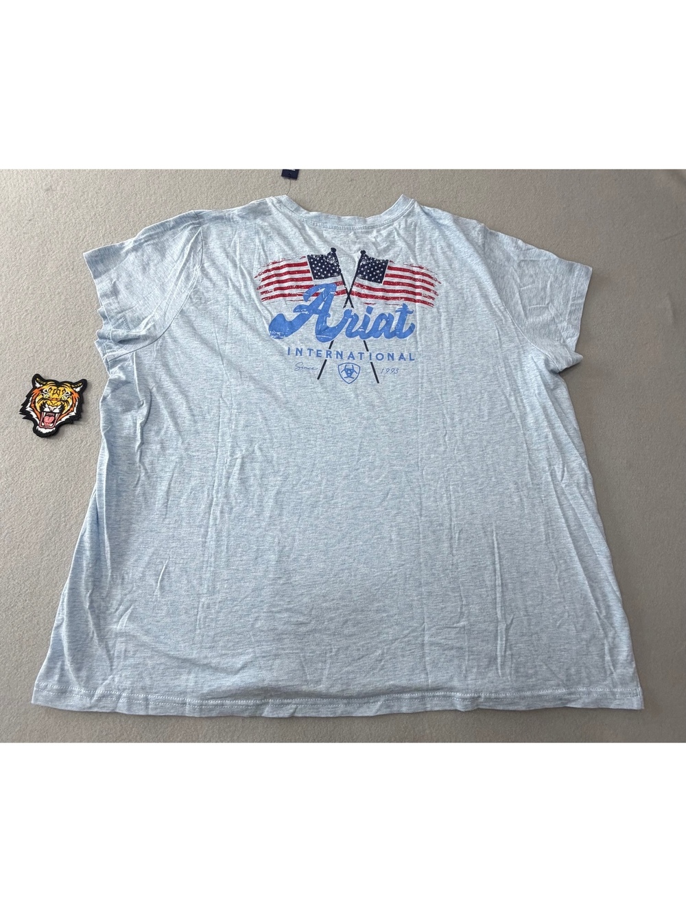 285/850 Ariat Women’s Real Flag Waver Tee XXL 2XL Light Blue NWT